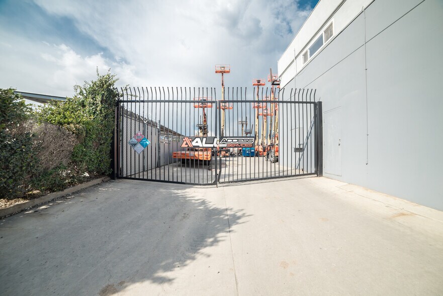 Primary Photo Of 1631 E Wilshire Ave, Santa Ana Warehouse For Sale