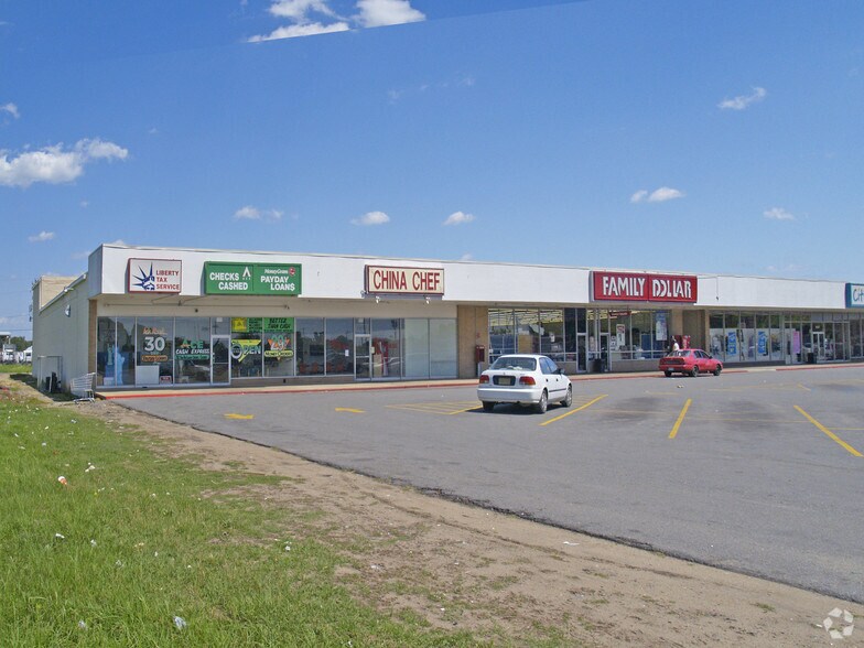 More Photos Of 1419-1425 Winnsboro Rd, Monroe Storefront For Lease