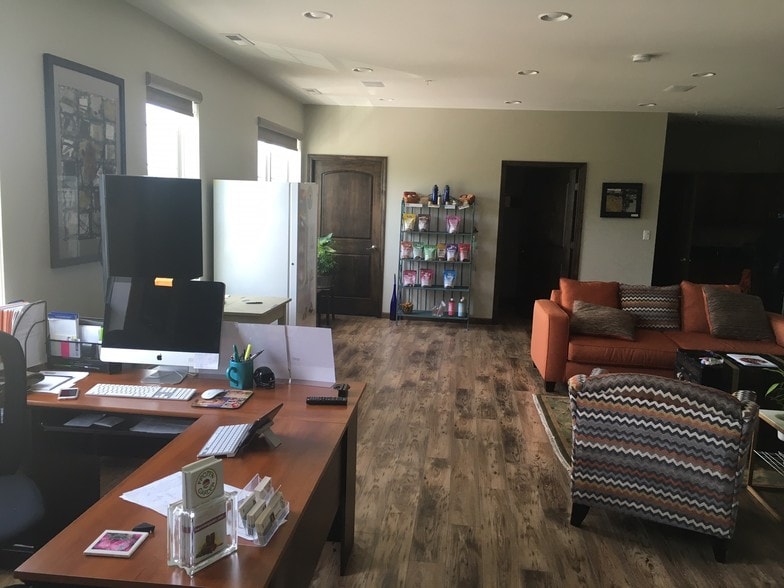 More Photos Of 830 Sidewalk Rd, Chesterton Loft Creative Space For Sale