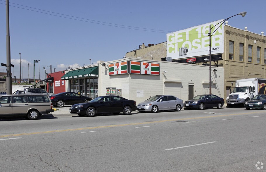 More Photos Of 1940-1952 N Elston Ave, Chicago Freestanding For Lease
