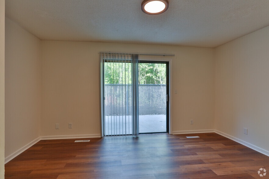 More Photos Of 1127 Rutherford Rd, Greenville Apartments For Sale