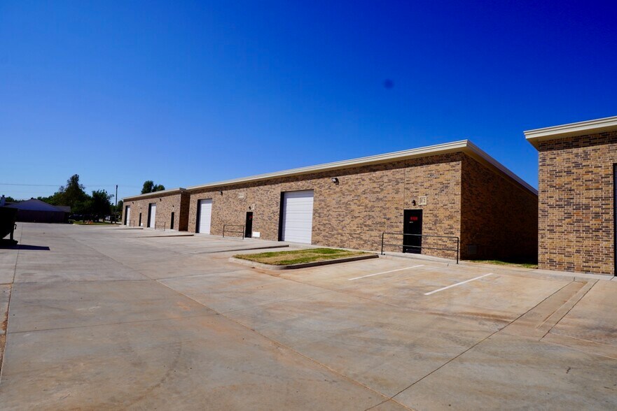 More Photos Of 9100 NW Expressway, Yukon Industrial For Sale