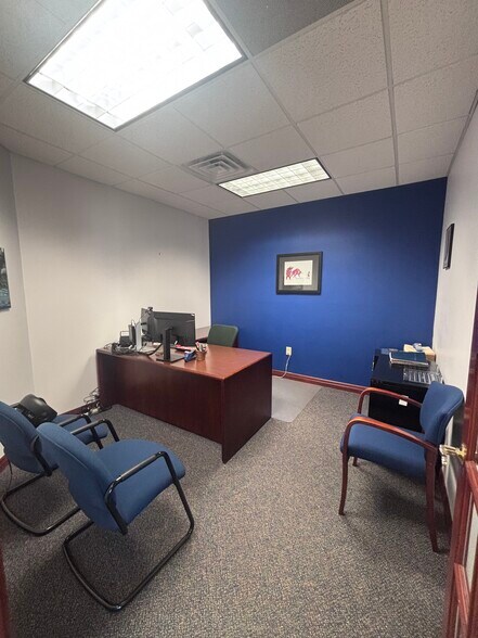 More Photos Of 1421 Union St, Lafayette Office For Sale