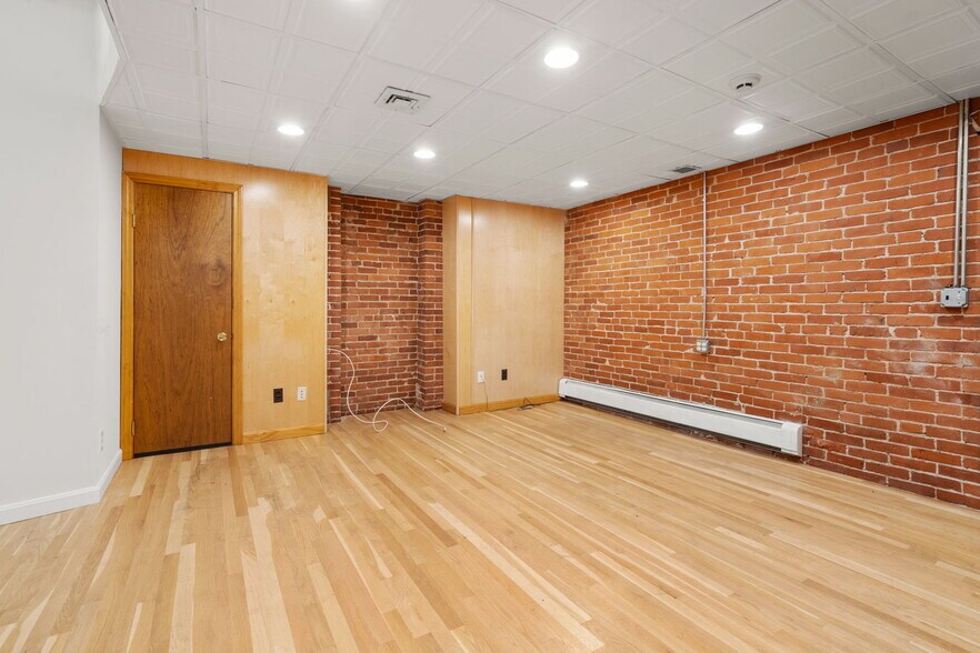 More Photos Of 1577 Beacon St, Brookline Medical For Lease