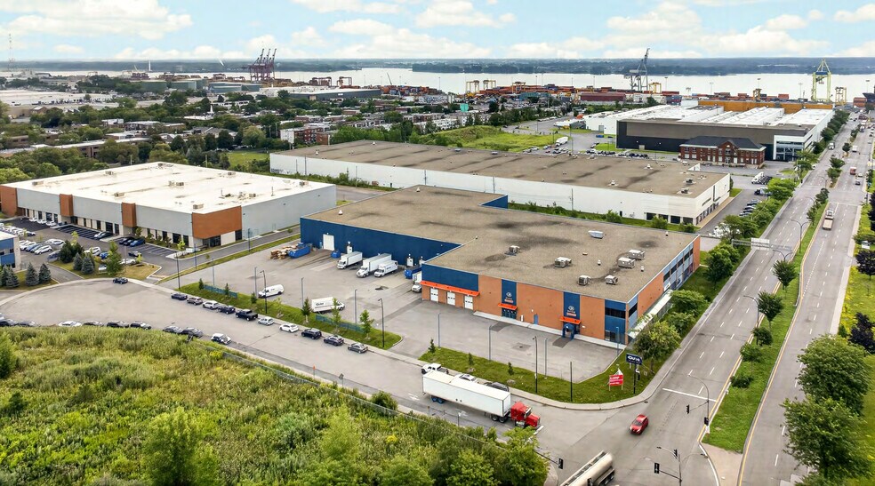 More Photos Of 5780 Rue Ontario E, Montréal Warehouse For Sale