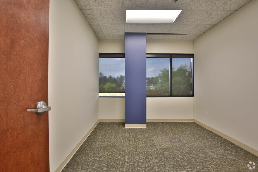 More Photos Of 124 Verdae Blvd, Greenville Office For Lease