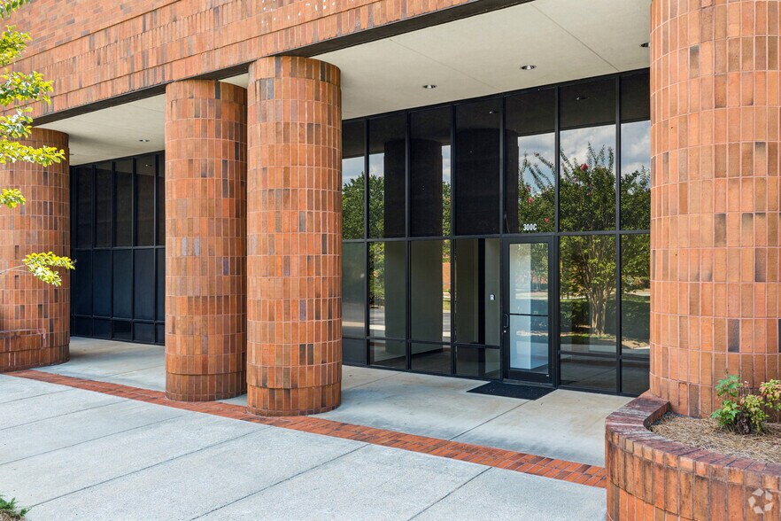 More Photos Of 7990 Second Flags Dr, Austell Unknown For Lease