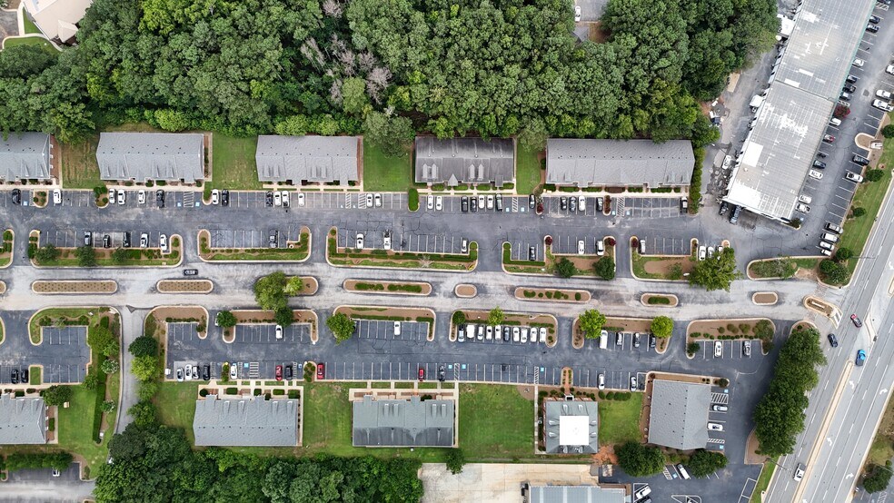 More Photos Of 117 Governors Sq, Fayetteville Medical For Lease