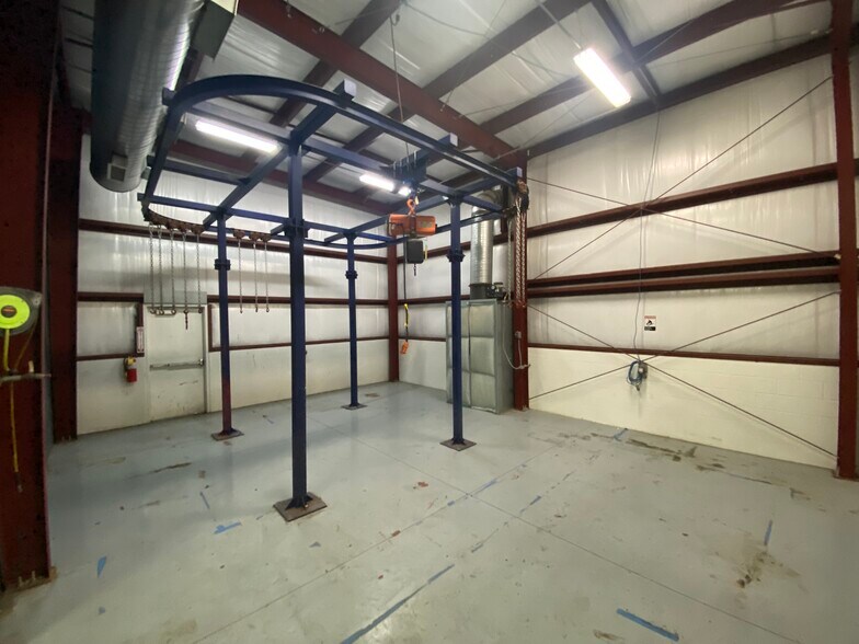 More Photos Of 8450 E 47th St, Indianapolis Warehouse For Sale