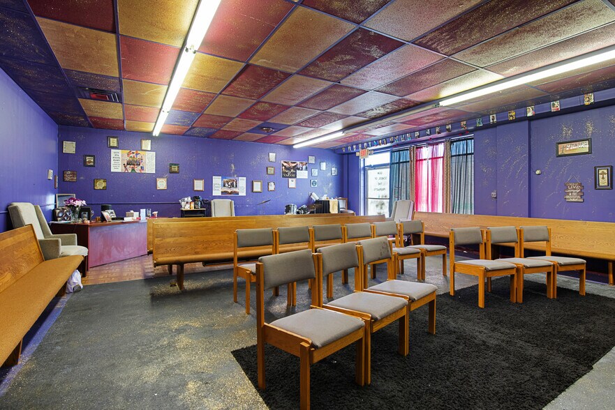 More Photos Of 4801 N Welcome Ave, Minneapolis Freestanding For Sale