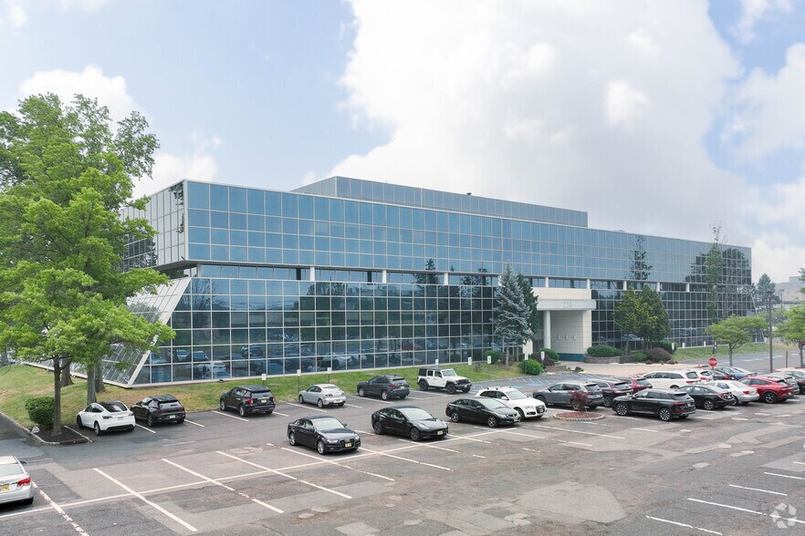 More Photos Of 220 Davidson Ave, Somerset Office For Lease