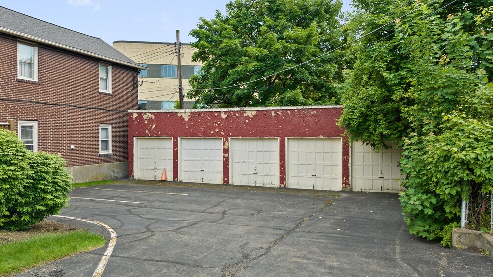 More Photos Of 150 Main St, Johnson City Medical For Sale