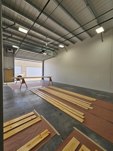 More Photos Of 6605 County Road 19, Loretto Flex For Sale