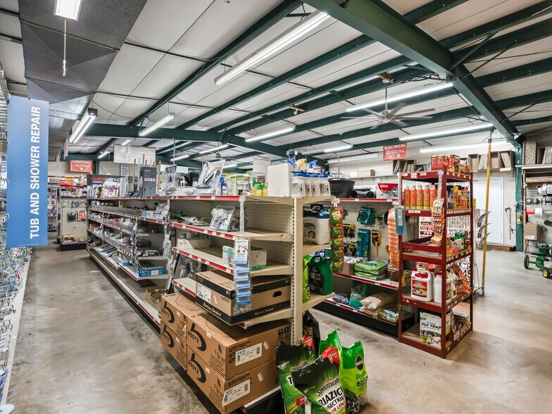 More Photos Of 9594 SE Maricamp Rd, Ocala Auto Repair For Sale