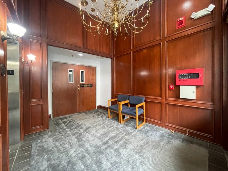 More Photos Of 97-105 Main St, Norwich Office For Sale