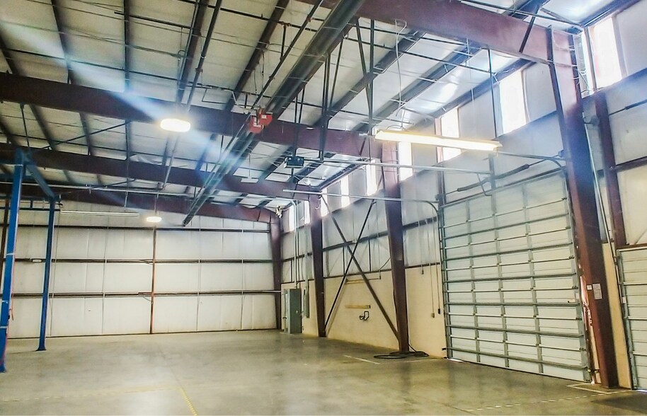 More Photos Of 70 Douglas Way, Natural Bridge Station Manufacturing For Lease