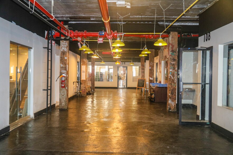 More Photos Of 119 Knickerbocker Ave, Brooklyn Apartments For Lease