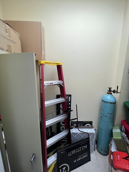 More Photos Of 2000 Sam Rittenberg Blvd, Charleston Office For Lease