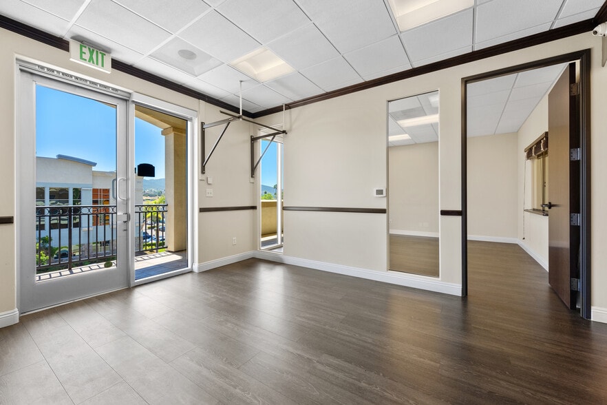 More Photos Of 950 Boardwalk, San Marcos Office For Sale