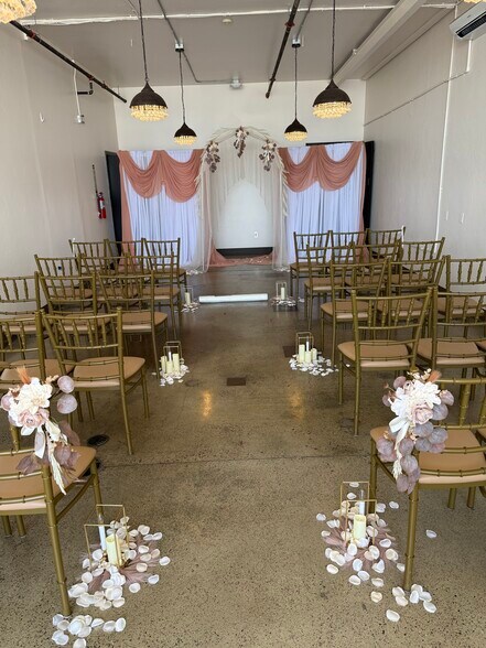 More Photos Of 208 S Coast Hwy, Oceanside Storefront For Lease