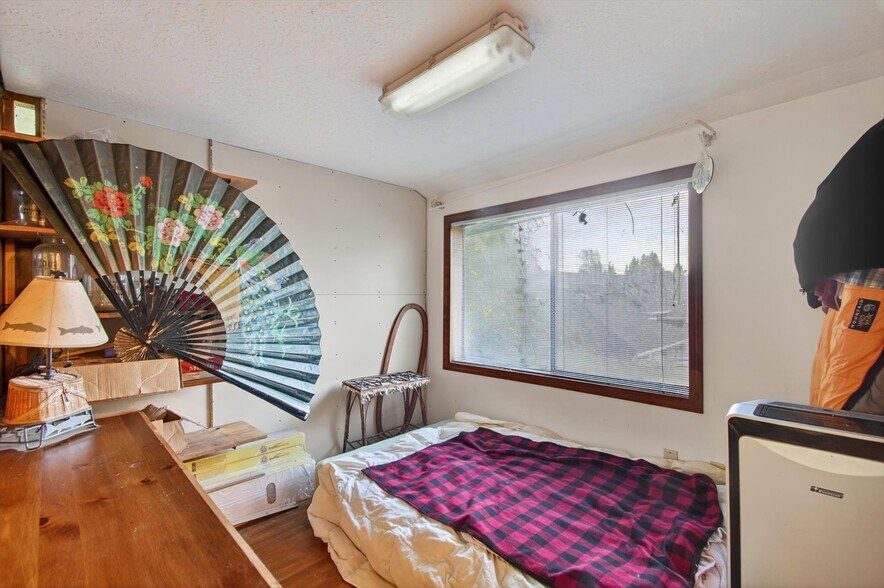 More Photos Of 50316 Columbia River Hwy, Scappoose Restaurant For Sale