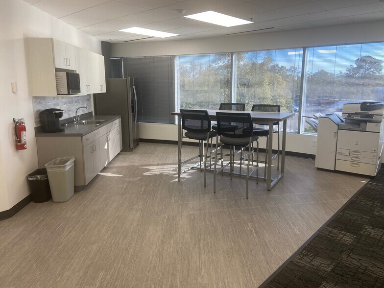 More Photos Of 2301 Lucien Way, Maitland Office For Lease