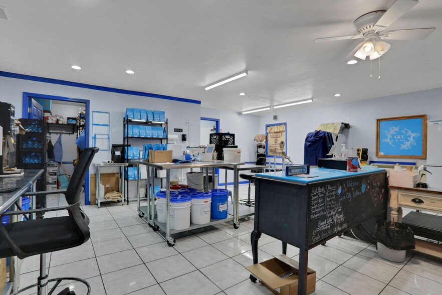 More Photos Of 413 Elm St, Welaka Freestanding For Sale