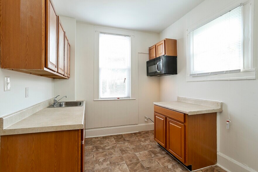 More Photos Of 2826 Windsor Ave, Baltimore Apartments For Sale