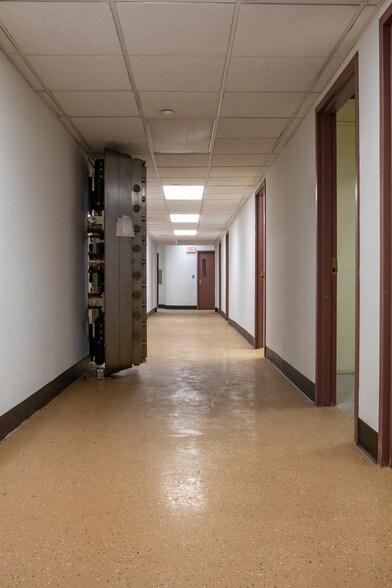 More Photos Of 13650 Michigan Ave, Dearborn Bank For Lease