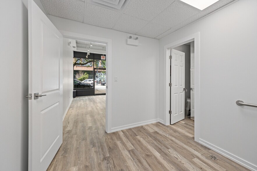 More Photos Of 1601-1613 E 53rd St, Chicago Storefront For Lease