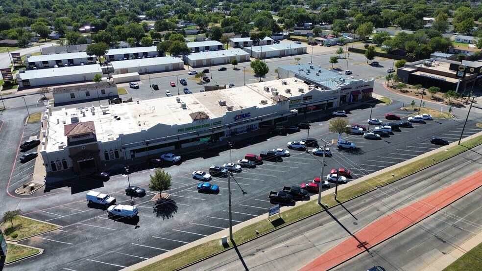 More Photos Of 3809 Call Field Rd, Wichita Falls Unknown For Lease