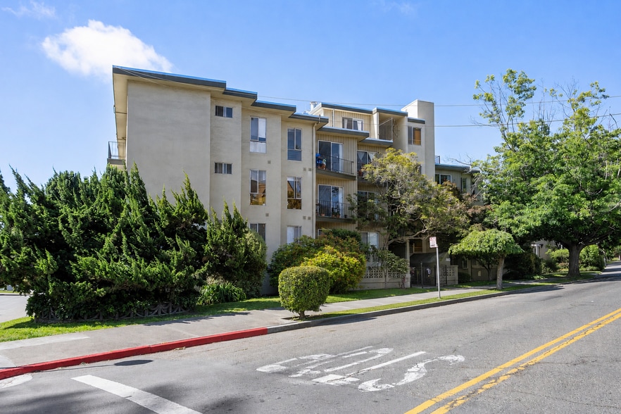 Primary Photo Of 469 Van Buren Ave, Oakland Apartments For Sale
