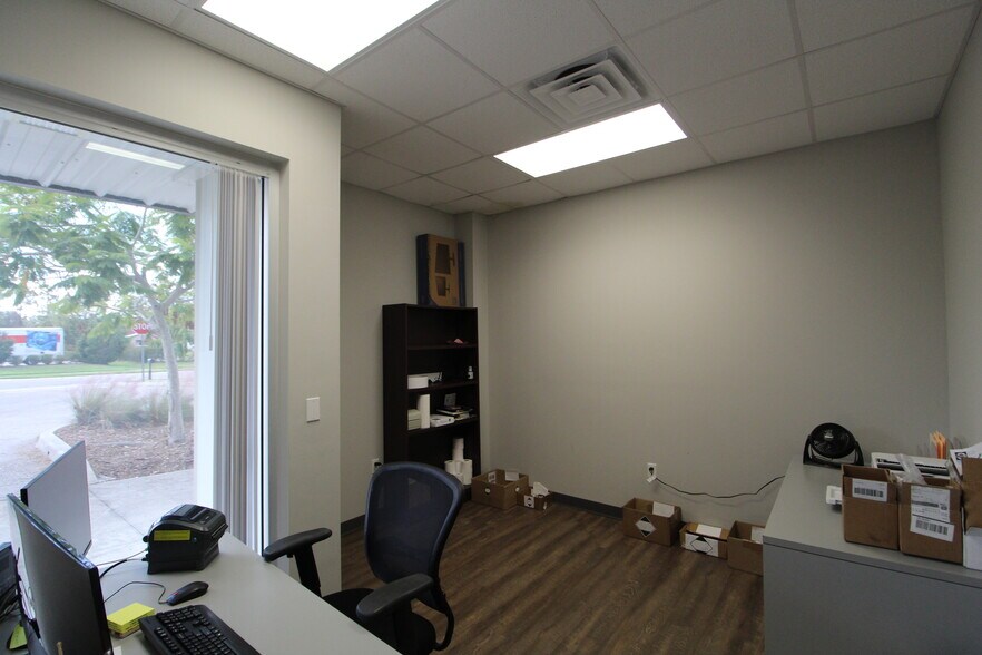 More Photos Of 2023 59th Ter E, Bradenton Warehouse For Lease