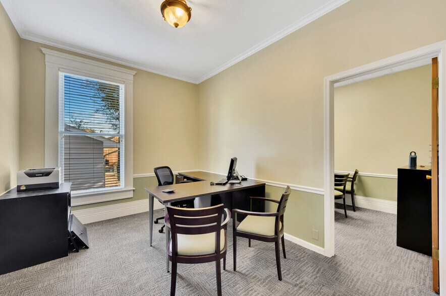 More Photos Of 1813 Main St, Blakely Office For Sale