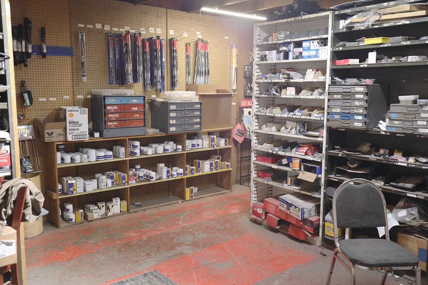 More Photos Of 900 Broad St, Wadsworth General Retail For Sale