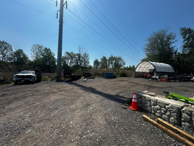 More Photos Of 7704 Maltlage Dr, Bayberry Flex For Sale