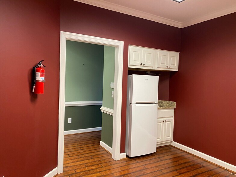 More Photos Of 185 Wind Chime Ct, Raleigh Medical For Lease