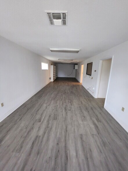 More Photos Of 1740 NE 23rd Ter, Ocala Warehouse For Lease