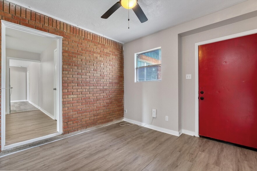 More Photos Of 10205 Old Manchaca Rd, Austin Flex For Lease