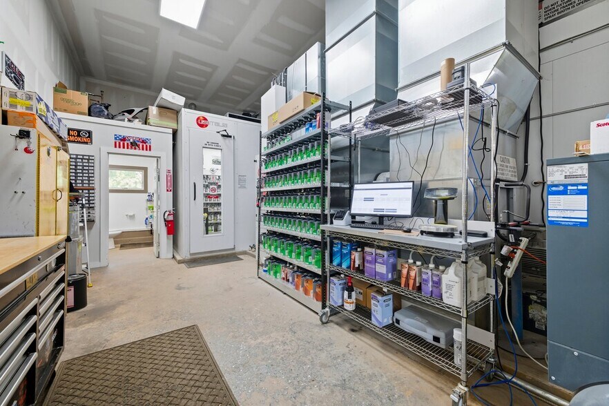 More Photos Of 1262-1264 US-22, Lebanon Auto Repair For Sale