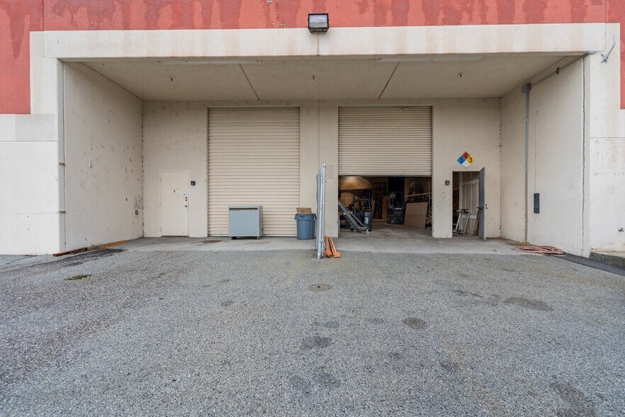 More Photos Of 255 Apollo Way, Hollister Warehouse For Lease