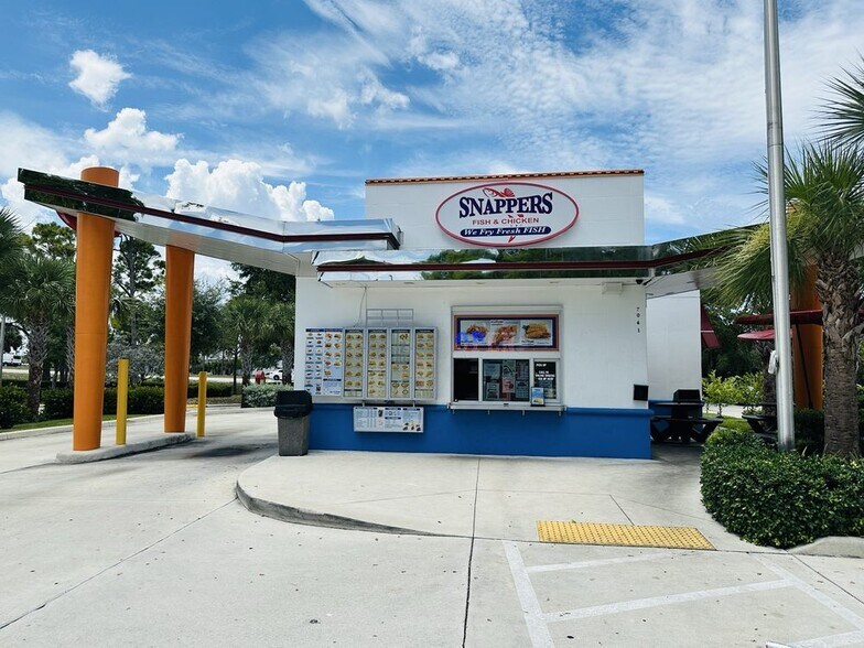 More Photos Of 7041 Seacrest Blvd, Lantana Restaurant For Sale