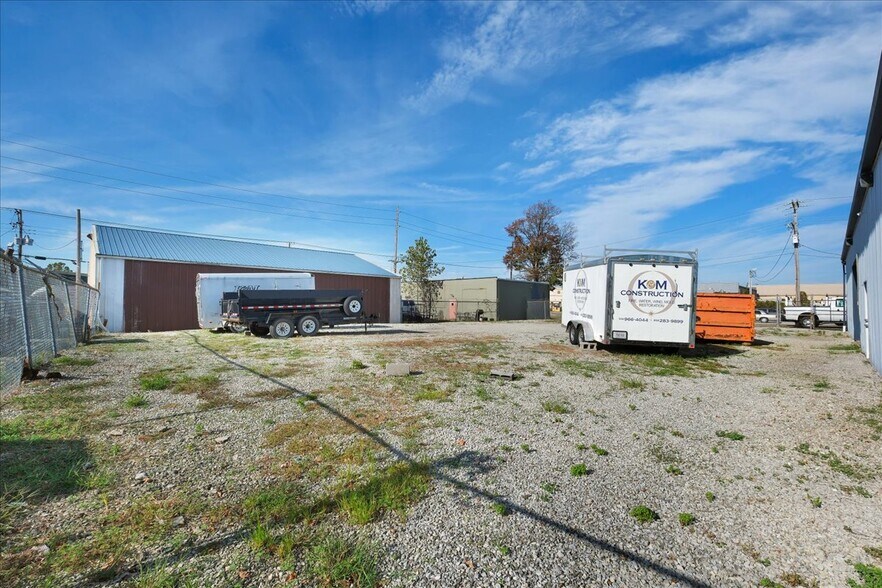 More Photos Of 1518 Petunia Ave, Louisville Warehouse For Sale