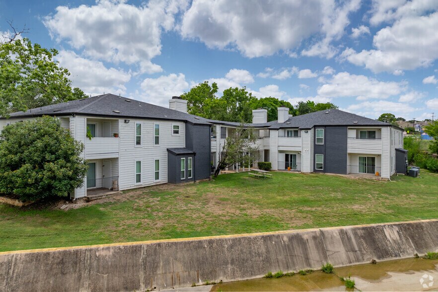 More Photos Of 14900 Nacogdoches Rd, San Antonio Apartments For Sale