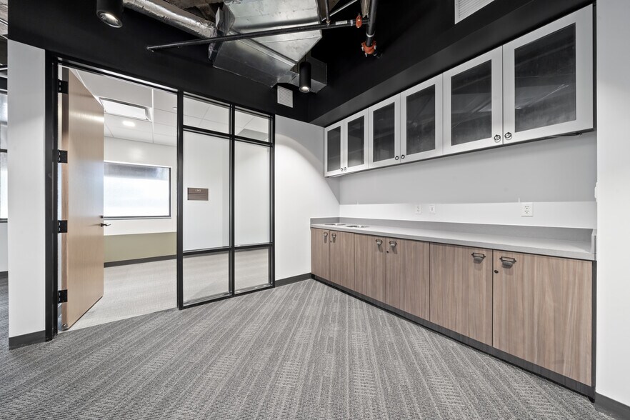 More Photos Of 7620 Guadalupe St, Austin Office For Lease