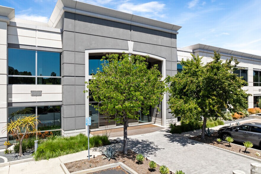 More Photos Of 31111 Agoura Rd, Westlake Village Medical For Lease