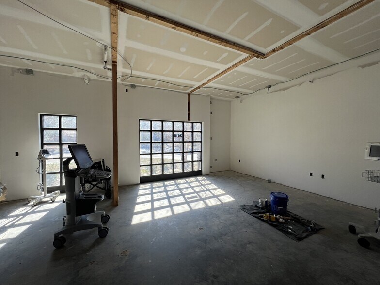 More Photos Of 3410 Village Dr, Fayetteville Office For Sale