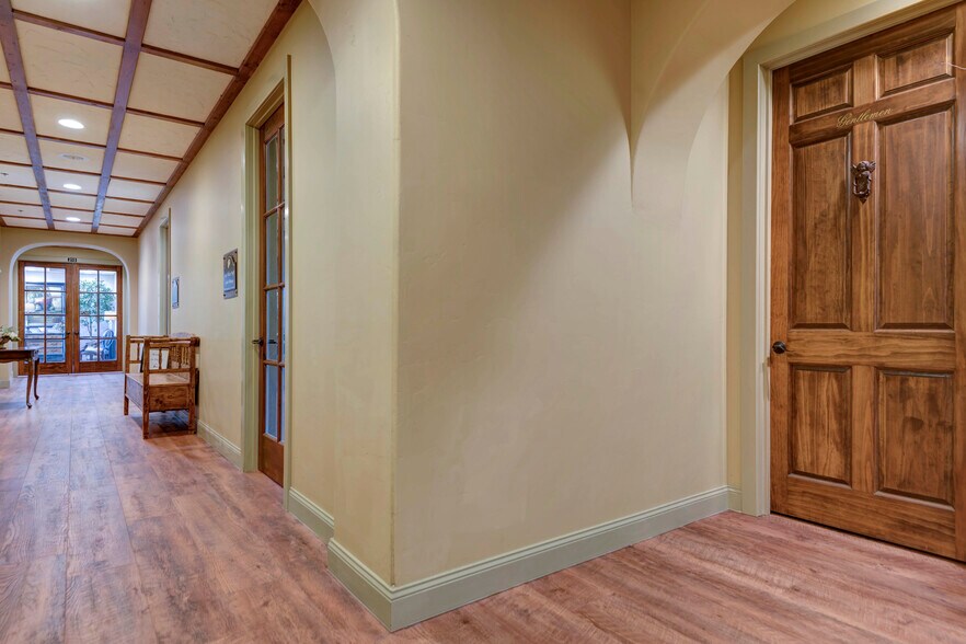 More Photos Of 1531 E Bradford Pky, Springfield Medical For Lease