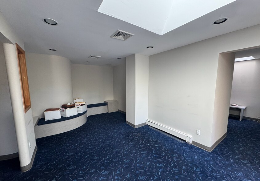 More Photos Of 335 Terry Rd, Smithtown Medical For Lease