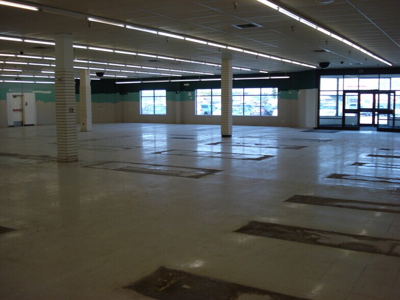 More Photos Of 1920 W Dimond Blvd, Anchorage Unknown For Lease